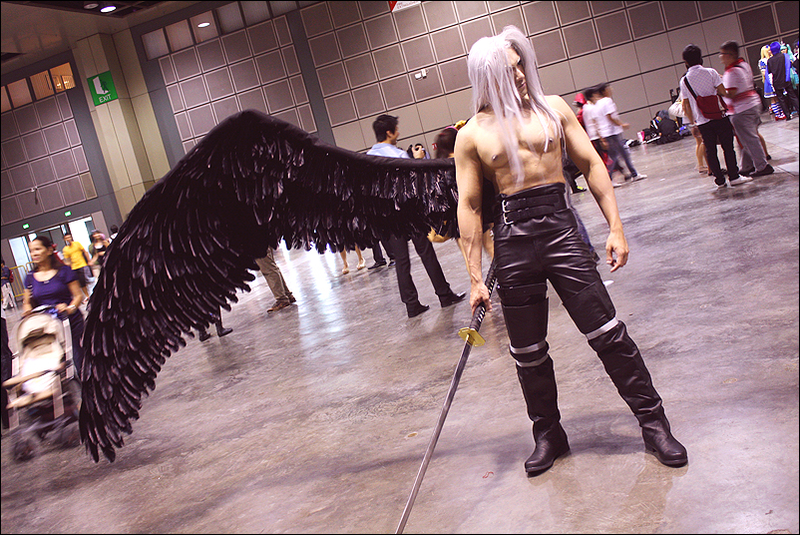 Illustration for article titled On Your Knees, I Want You To Beg for this Sephiroth Cosplay